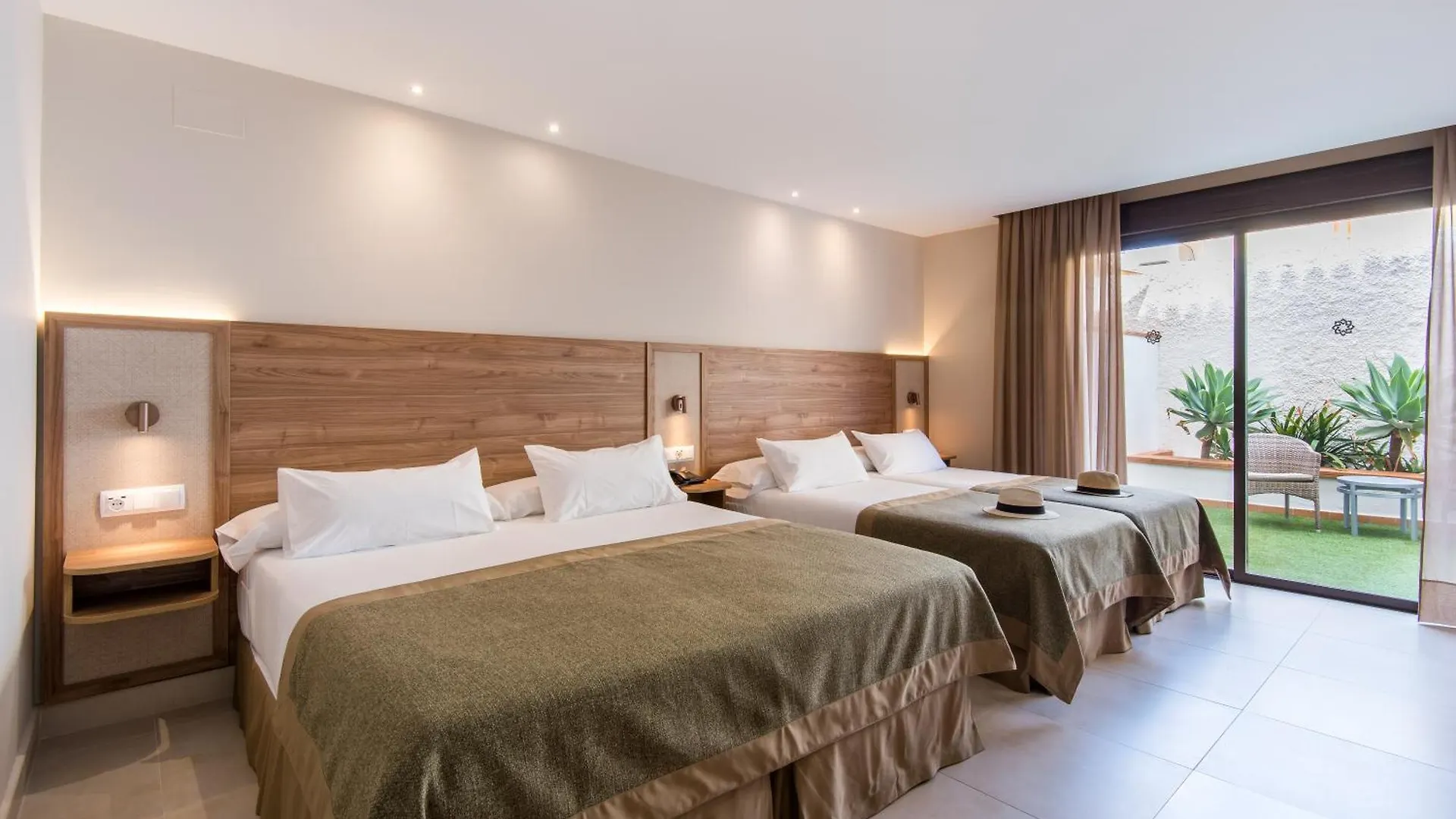 Hotel Tarik Torremolinos 3*,  Spagna